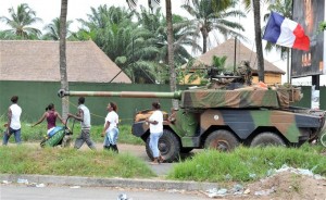 Côte d’Ivoire : l’activité du port d’Abidjan repart, Ouattara attaqué