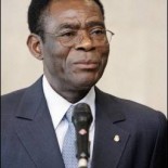 TEODORO OBIANG NGUEMA MBASOGO (Guinée équatoriale)Immobilier : au moins une propriété au nom du président lui-même. Compte bancaire : un compte (Barclays), au nom de son fils. Voitures de luxe : au moins 8 véhicules détenus par le fils (montant total : 4 213 618 euros).